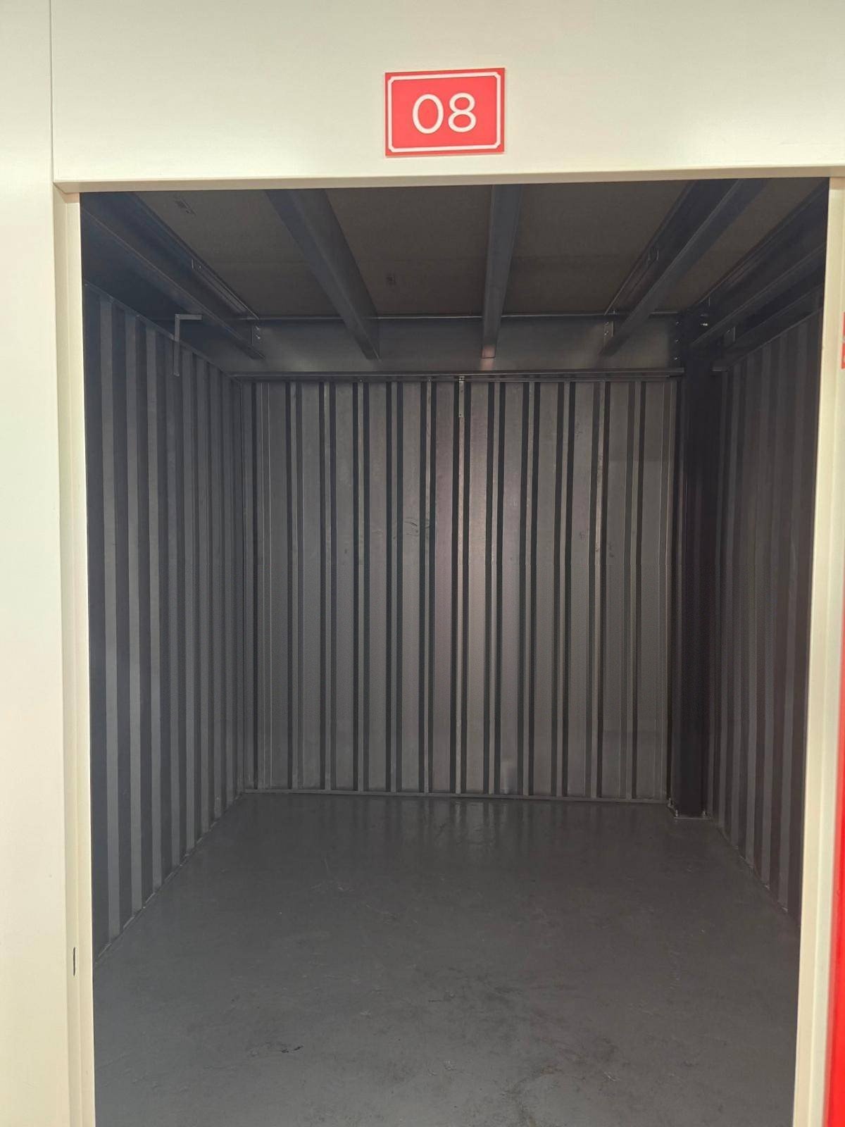 Int&eacute;rieur d'un box de stockage AzurBox06 &agrave; Drap